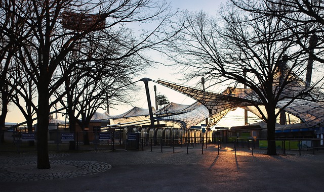 当他以一记 当他以一记